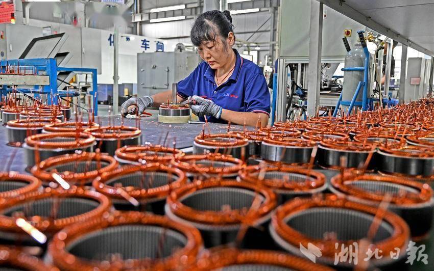 产销两旺，盈利增长！上半年沪市汽车行业公司营收接近1万亿 利润同比大增四成