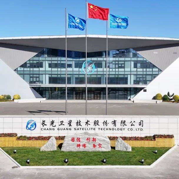 千寻位置发布“北斗信使”:开启全民卫星通信新篇章