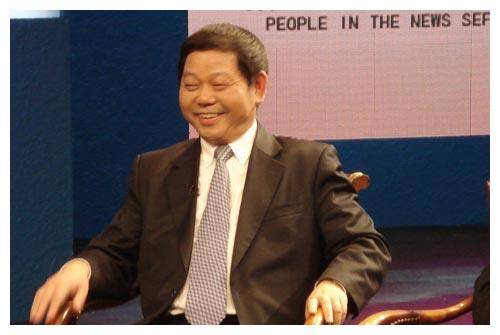 落马厅官出镜忏悔:痴迷高尔夫,一会儿飞深圳,一会儿飞海南!“第二天还在琢磨昨天打牌怎么输了”
