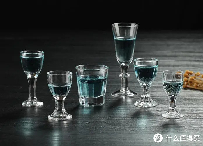 中国银河给予食品饮料行业推荐评级：白酒需求疲弱，啤酒景气度改善