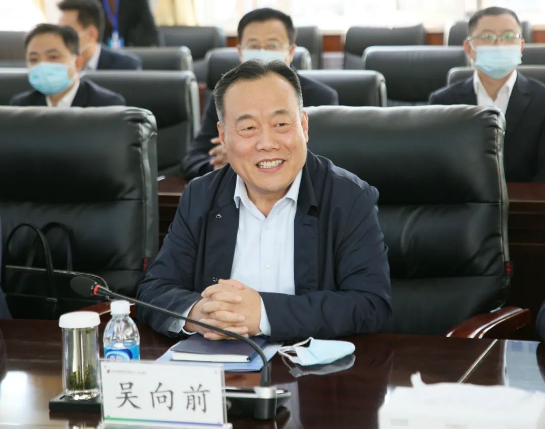 兖矿能源获得发明专利授权:“一种薄煤层嵌入式截割装置及方法”