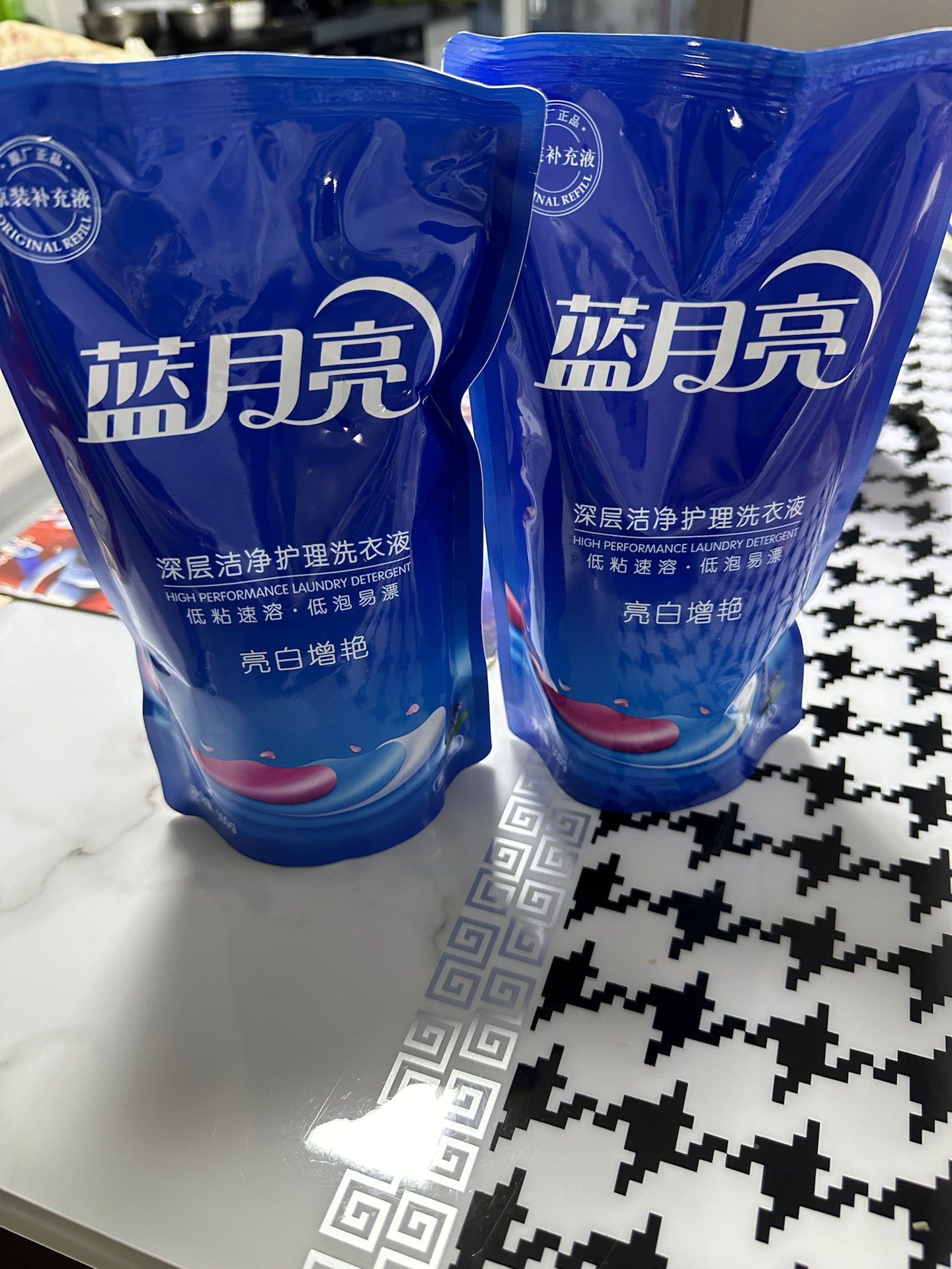 降费难阻业绩失速,蓝月亮连续5年上半年亏损,押注高价洗衣液仍需时间沉淀