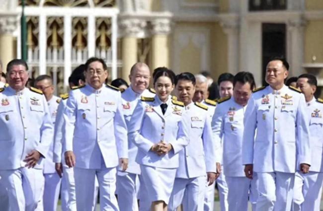 泰国内阁任命普坦任代理总理!佩通坦此前被解除总理职务,谁可能是新总理?泰国政局向何处去?