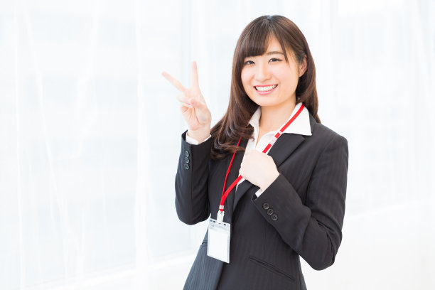 “95后”女商人林晓晴连任成都路桥董事长,去年薪酬92万元