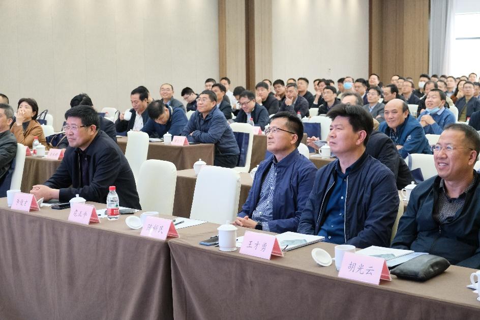山东海化：副总经理袁发林离任