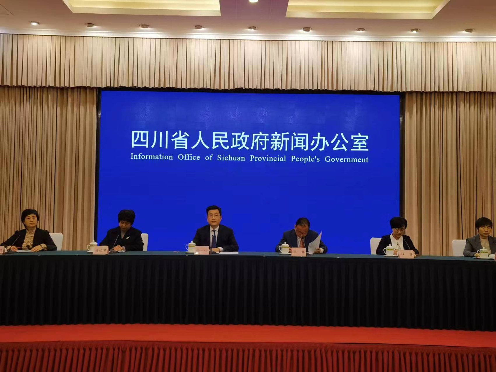 波黑外贸商会举行会议,要求主管部门及政府机构加快新格拉迪什卡边境口岸的开通程序