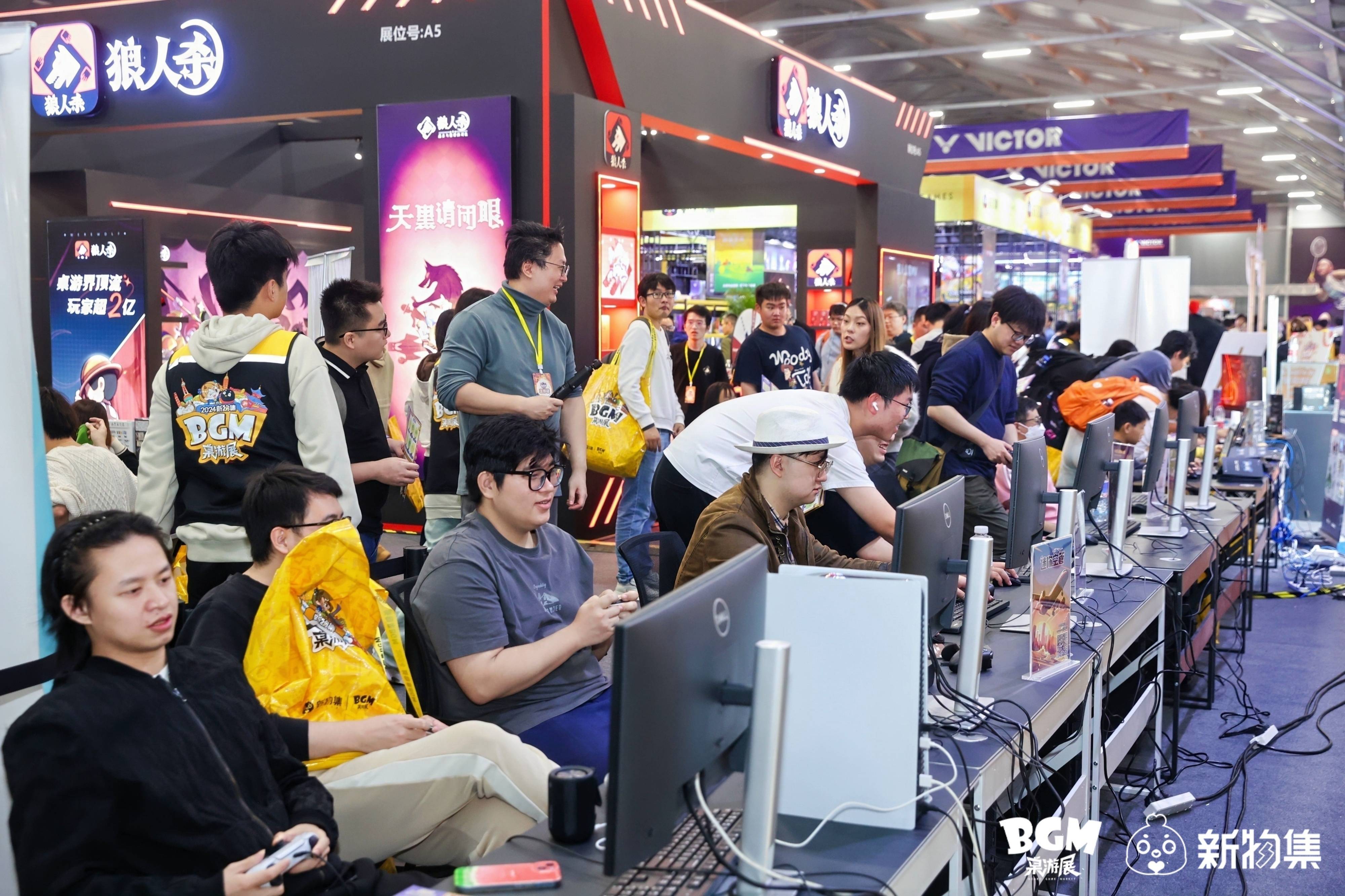 CES（国际消费电子展）期间智元将展示全系列产品群控舞蹈等