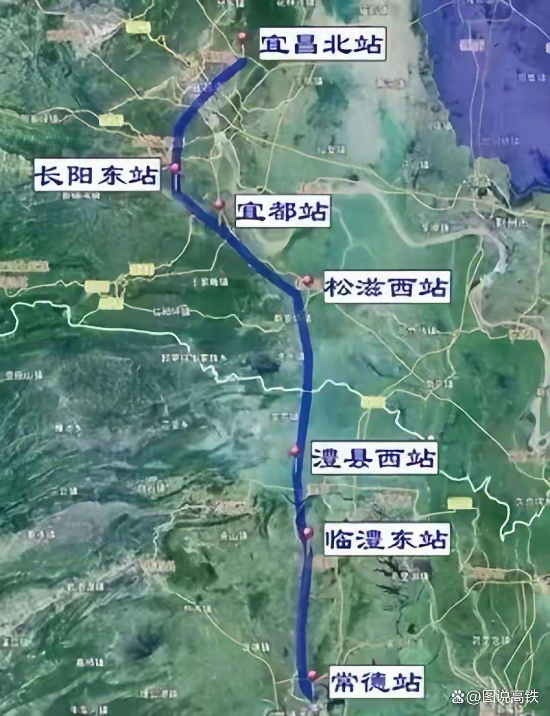 交通运输部：要加快推进铁路重大工程项目建设 推动贯通“八纵八横”高铁主通道