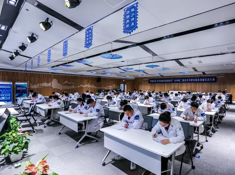 哈利法大学与中国广州白云电气设备股份有限公司共建联合创新实验室