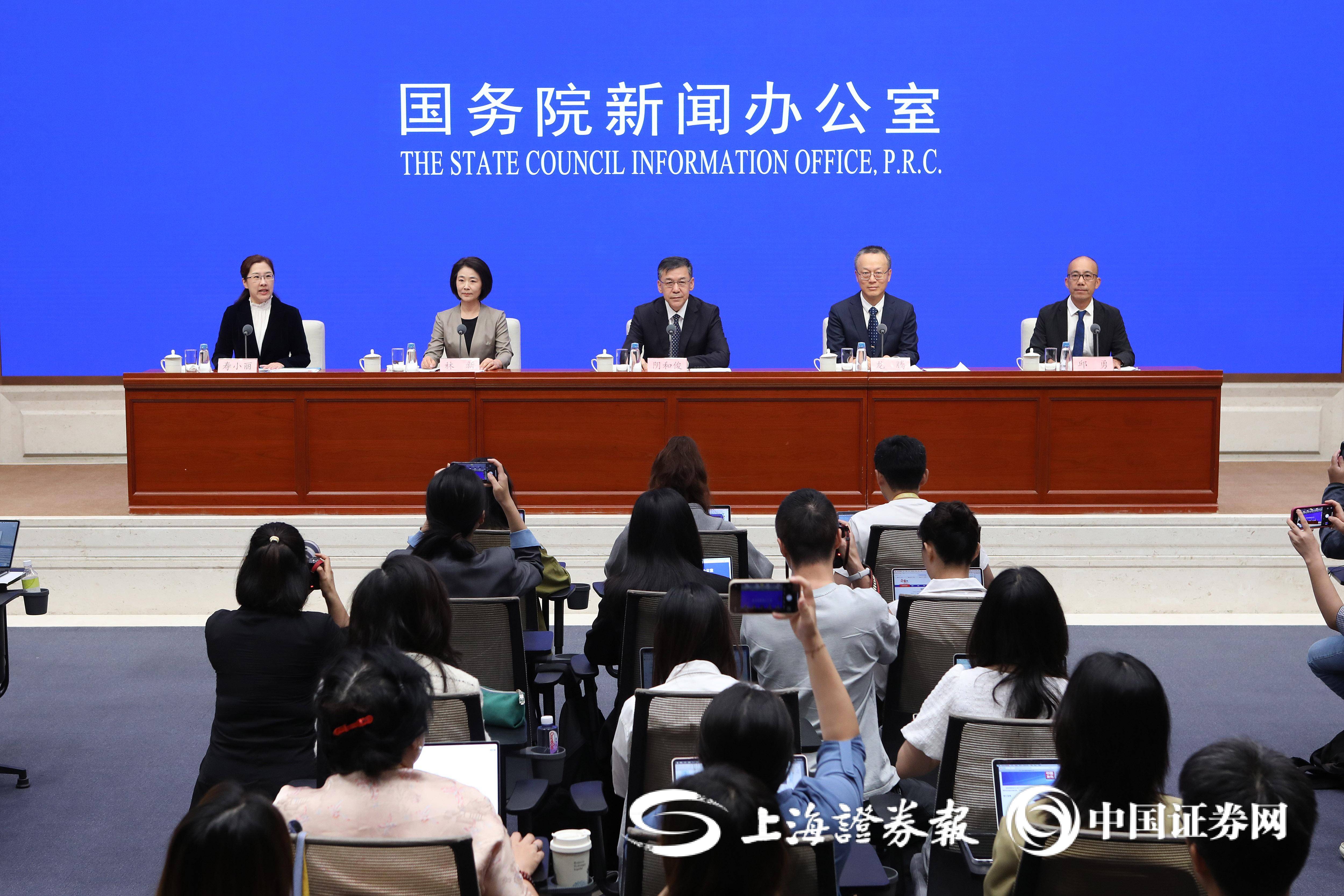 央行副行长回望金融科技“十四五”：围绕四大重点，点名十个项目