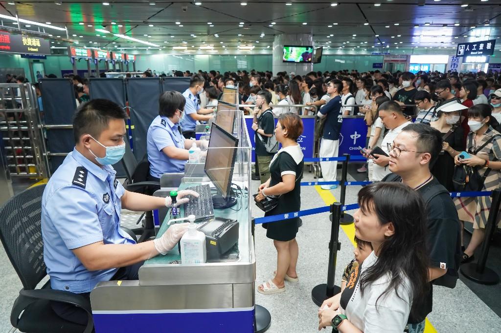 1月份深圳口岸累计出入境人员同比增长12.19%