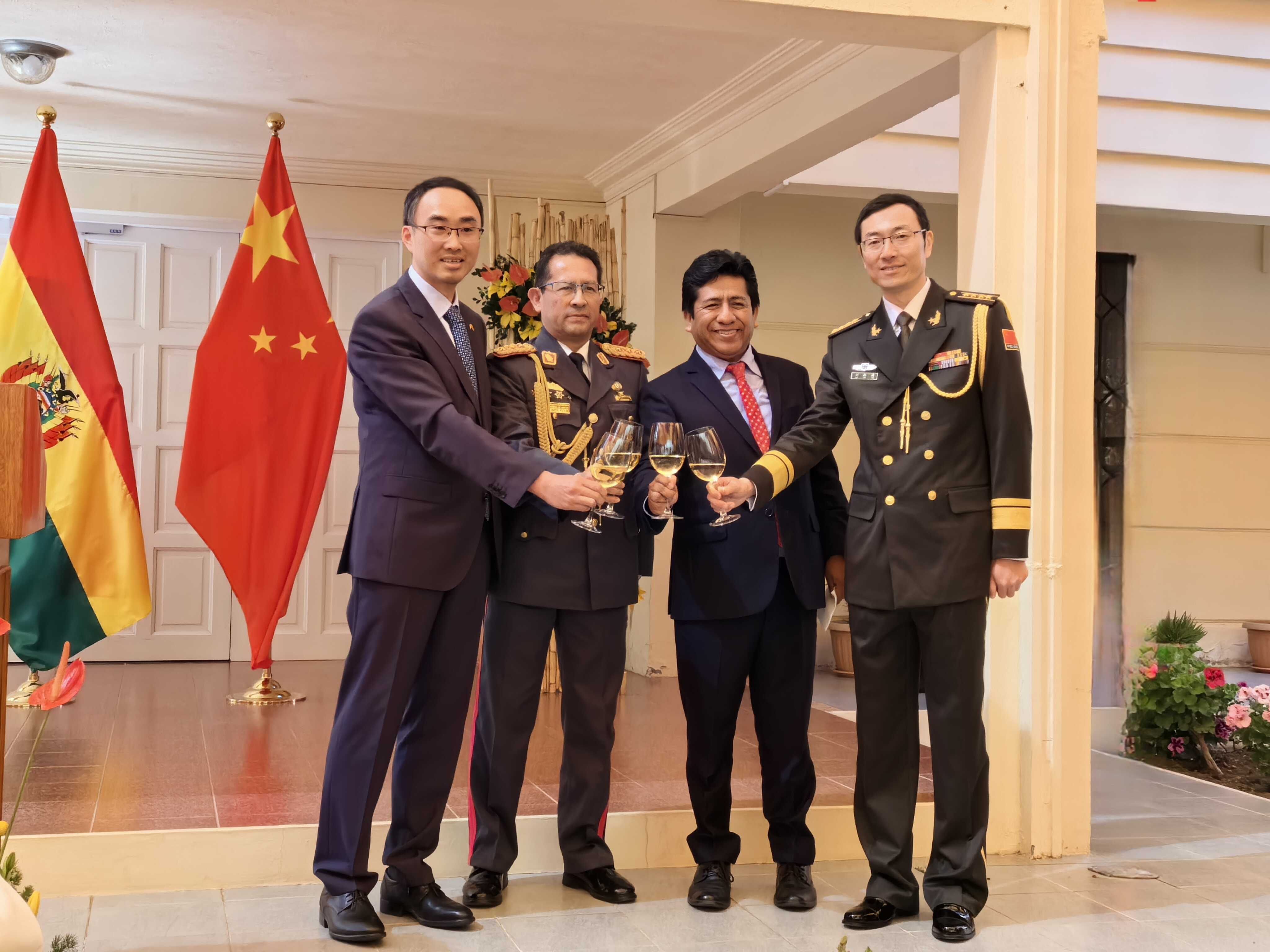 驻玻利维亚大使王亮走访慰问中资企业