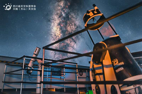 现场直击春晚分会场,解码一座川南城市的“潮头”基因