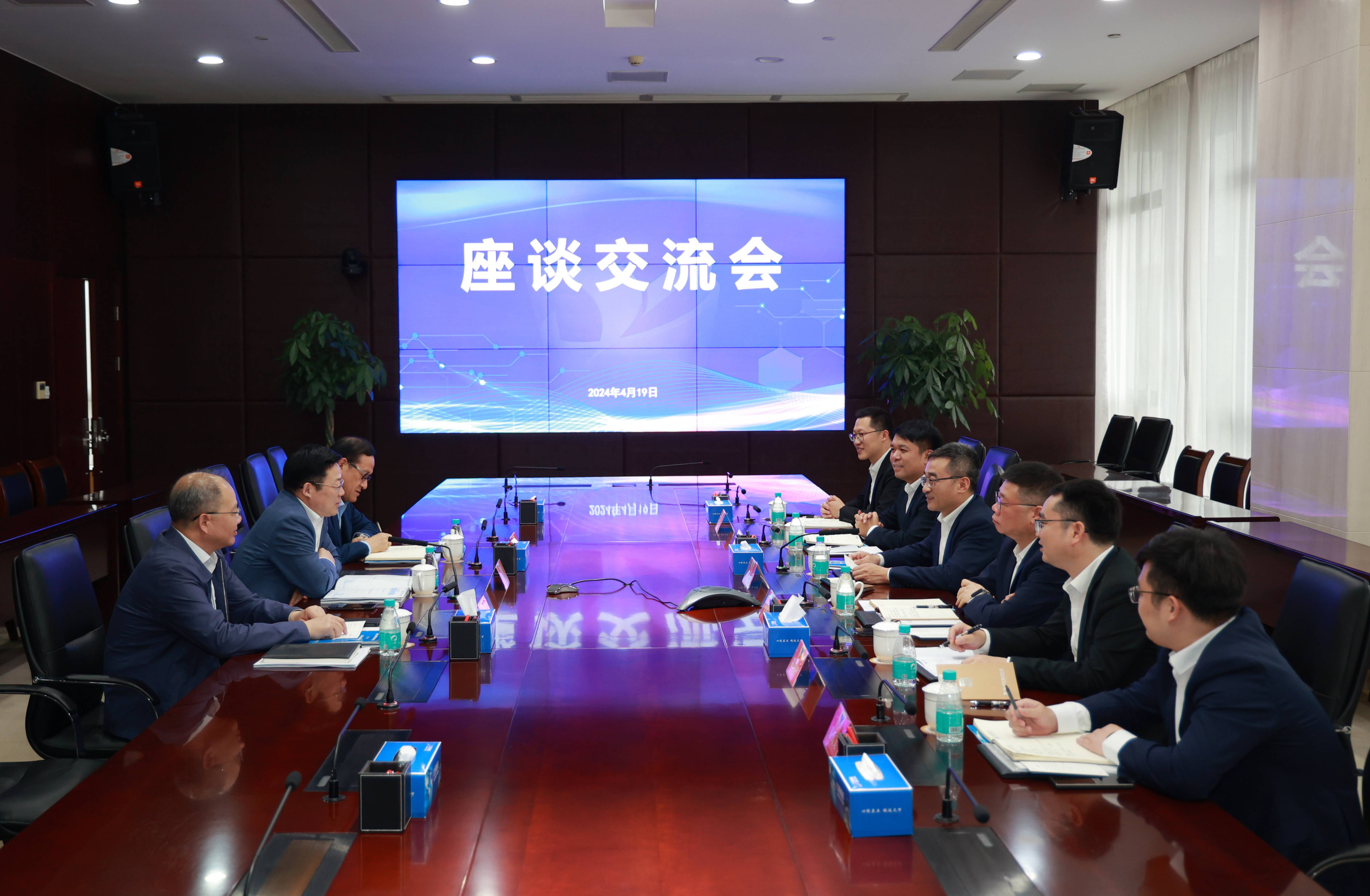 专访全国人大代表、悦达集团董事长张乃文:建议加快推广车网互动