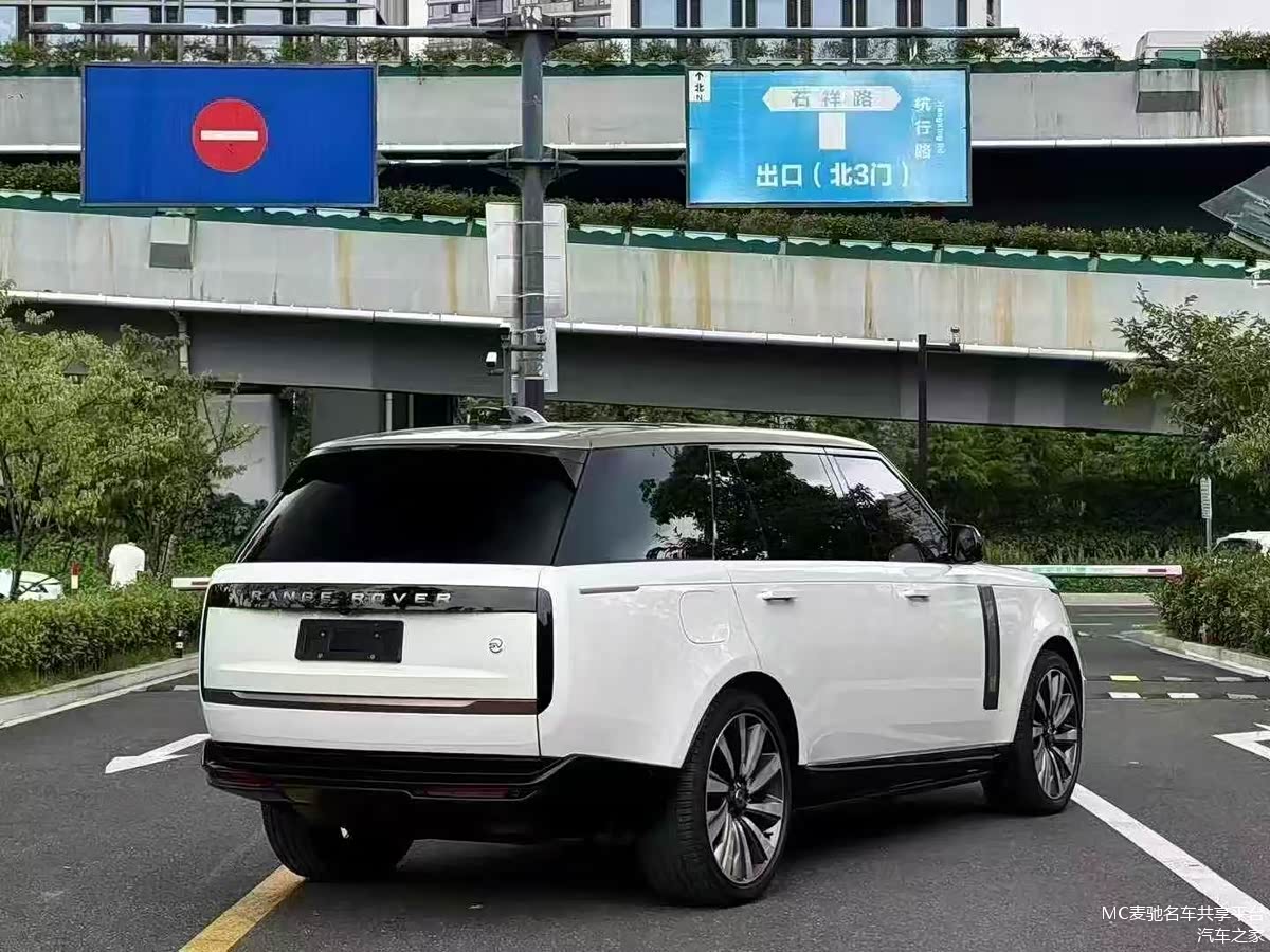 长期被“致敬” 路虎揽胜开启自我进化