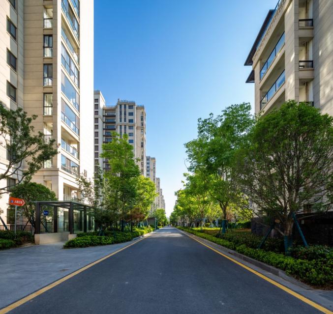 中办、国办：建设安全舒适绿色智慧的“好房子”；南京发布“2026城市更新机会清单” | 房产早参