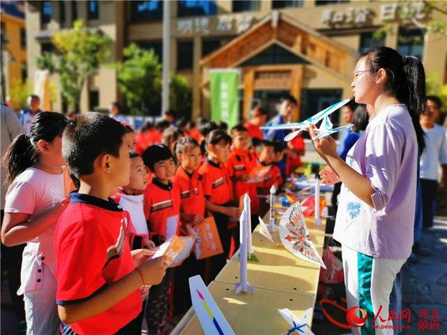 记者手记:麦田里涌动的科技力量